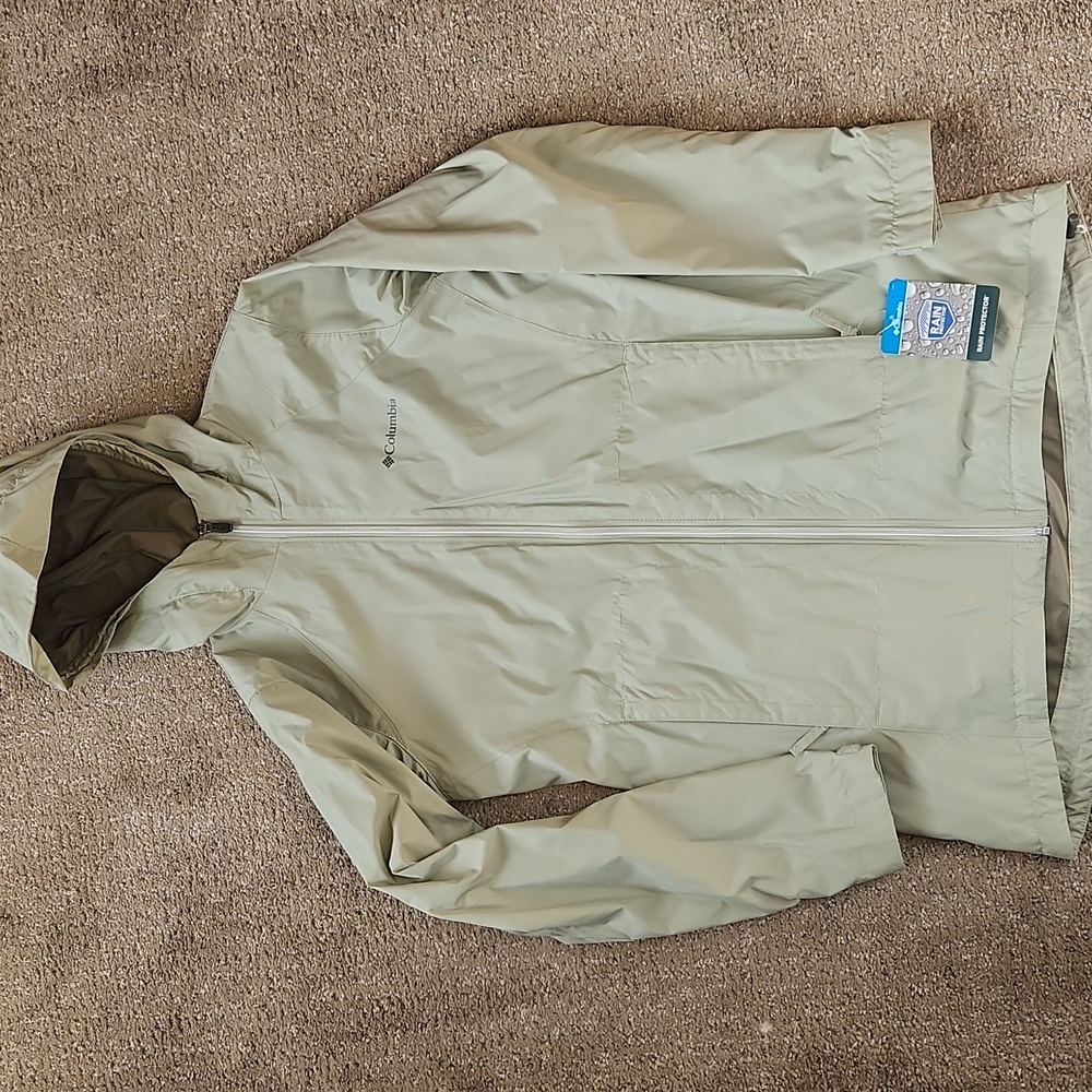 Columbia Women's Light Sage Green Hooded Rain Jacket